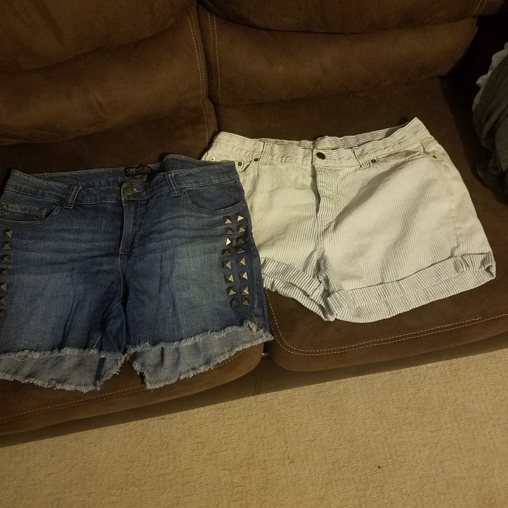2 forever21 shorts